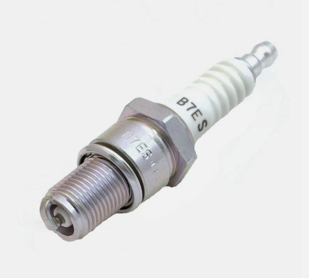 Qty2 NEW Genuine NGK 1111 B7ES SPARK PLUG