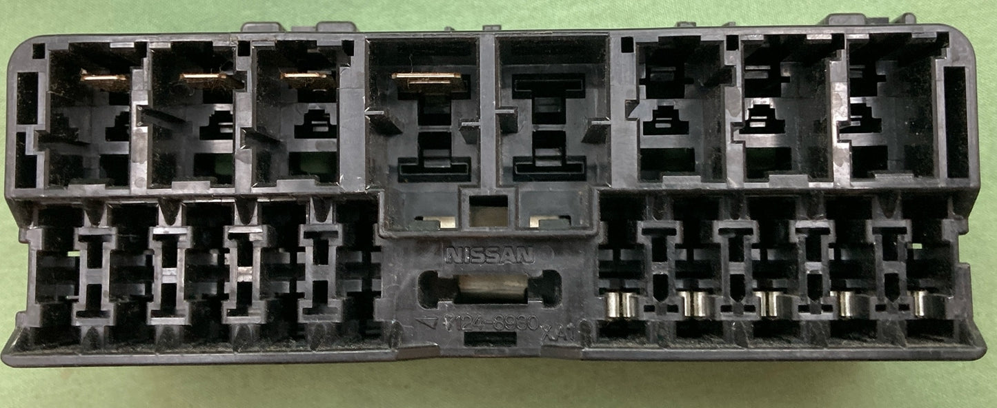NEW GENUINE NISSAN 24380-0E000 HOLDER, FUSIBLE '93-'97 ALTIMA & STANZA