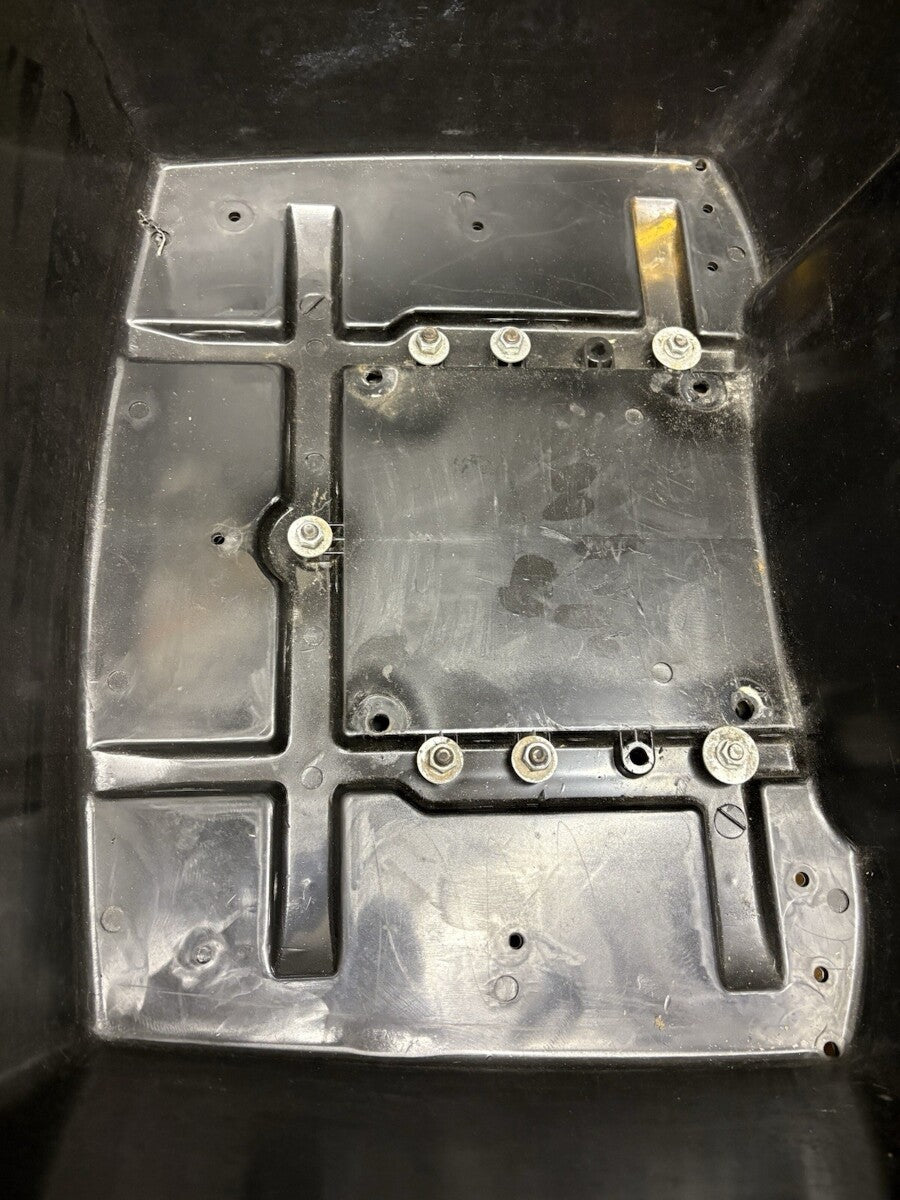 REPLACES HARLEY DAVIDSON BLACK TOUR PAK TRUNK PAK W/BACKREST AND TOP RACK