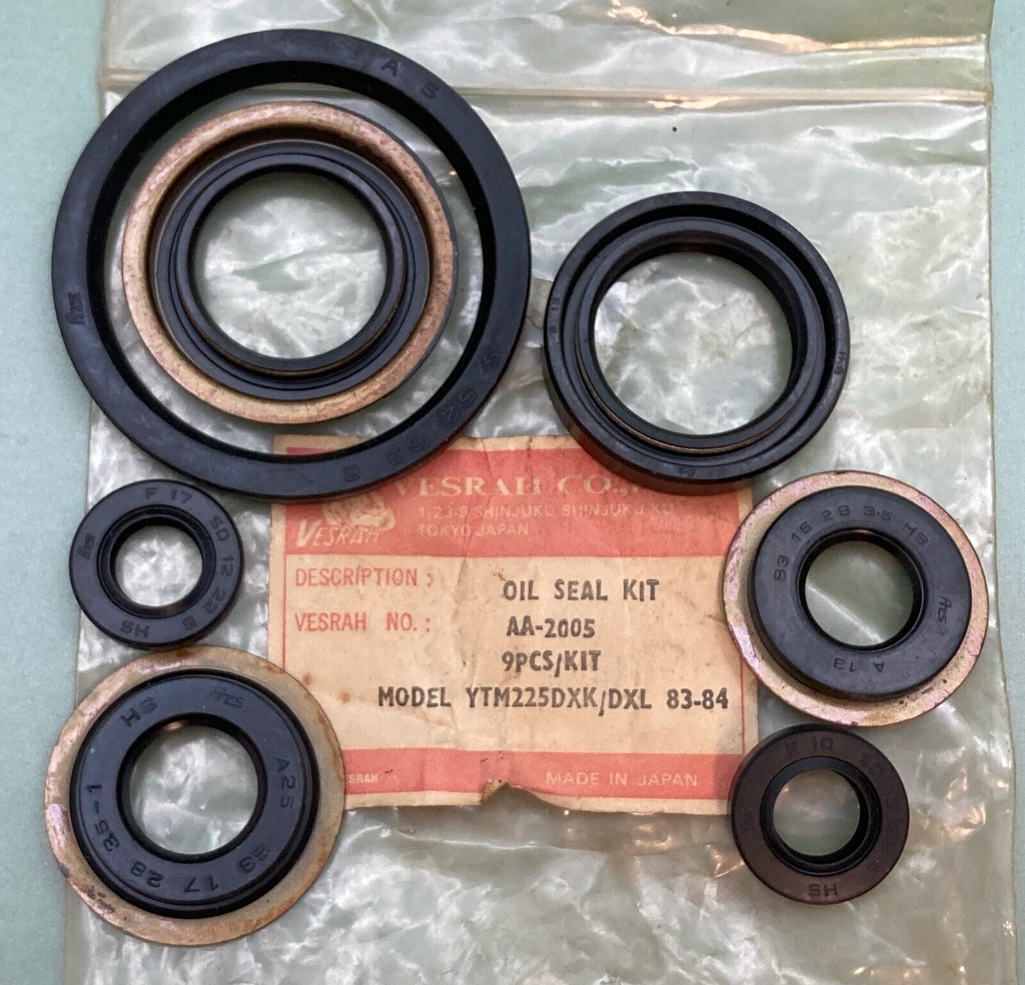 NEW VESRAH AA-1005 9 PCS OIL SEAL KIT YAMAHA YTM225DXK DXL 83-84