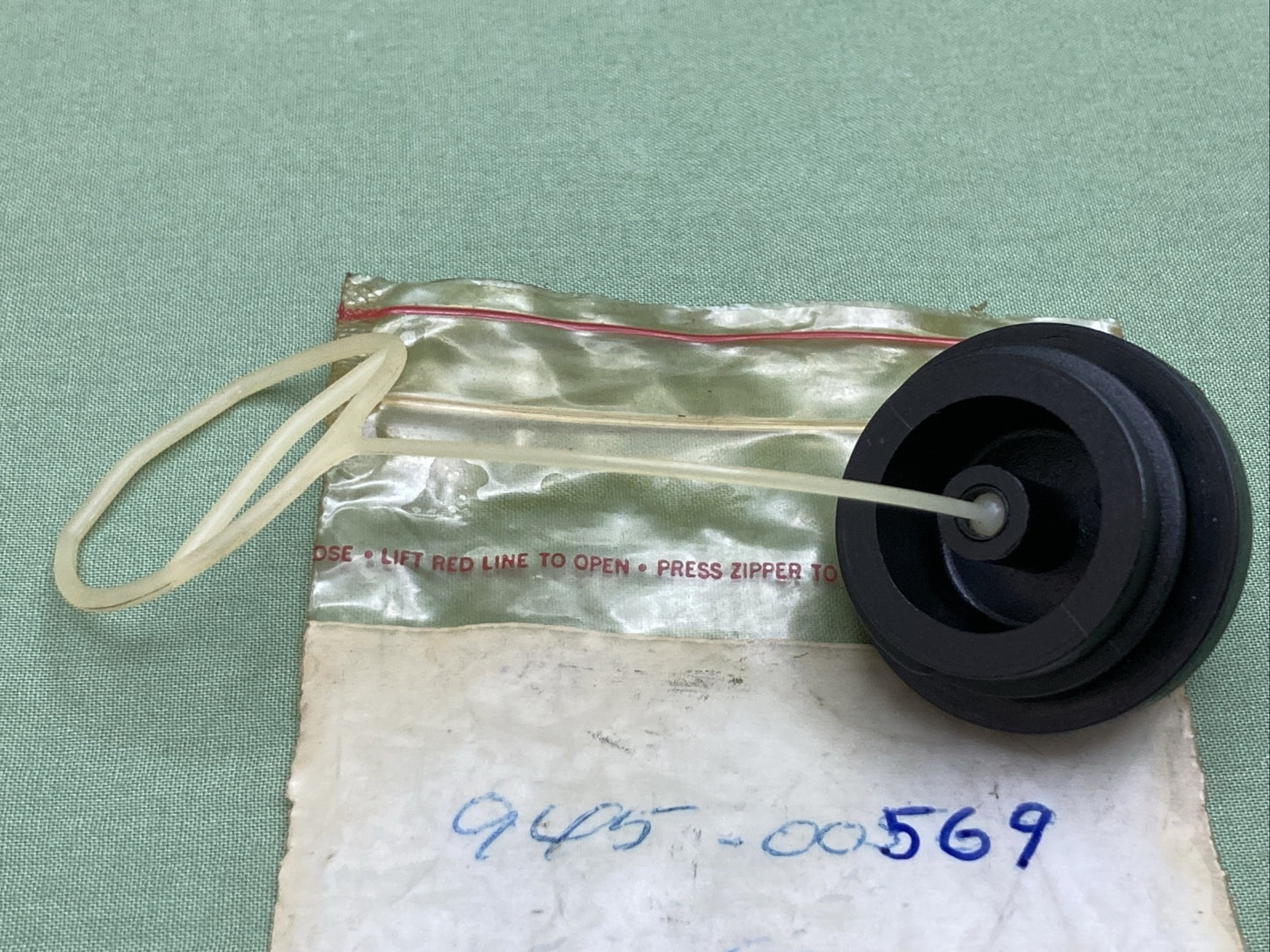 NEW OLEO MAC 945-00569 OIL FILLER CAP 1 1/8"