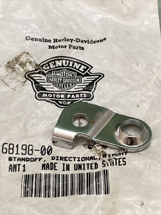 NEW GENUINE HARLEY DAVIDSON 68198-00 STANDOFF DIRECTIONAL RIGHT