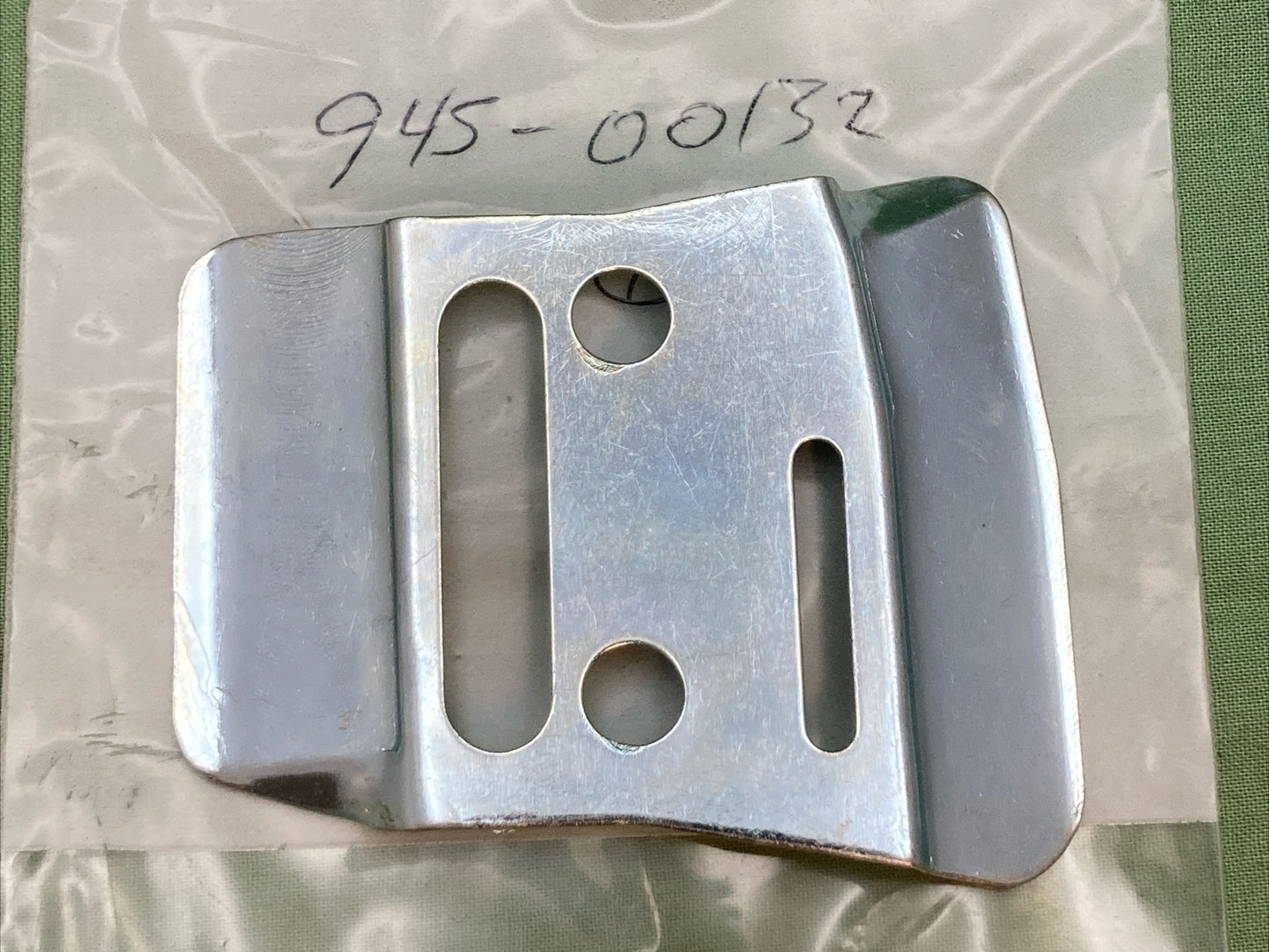 NEW REPLACES OLEO MAC CHAINSAW 945-00132 PLATE
