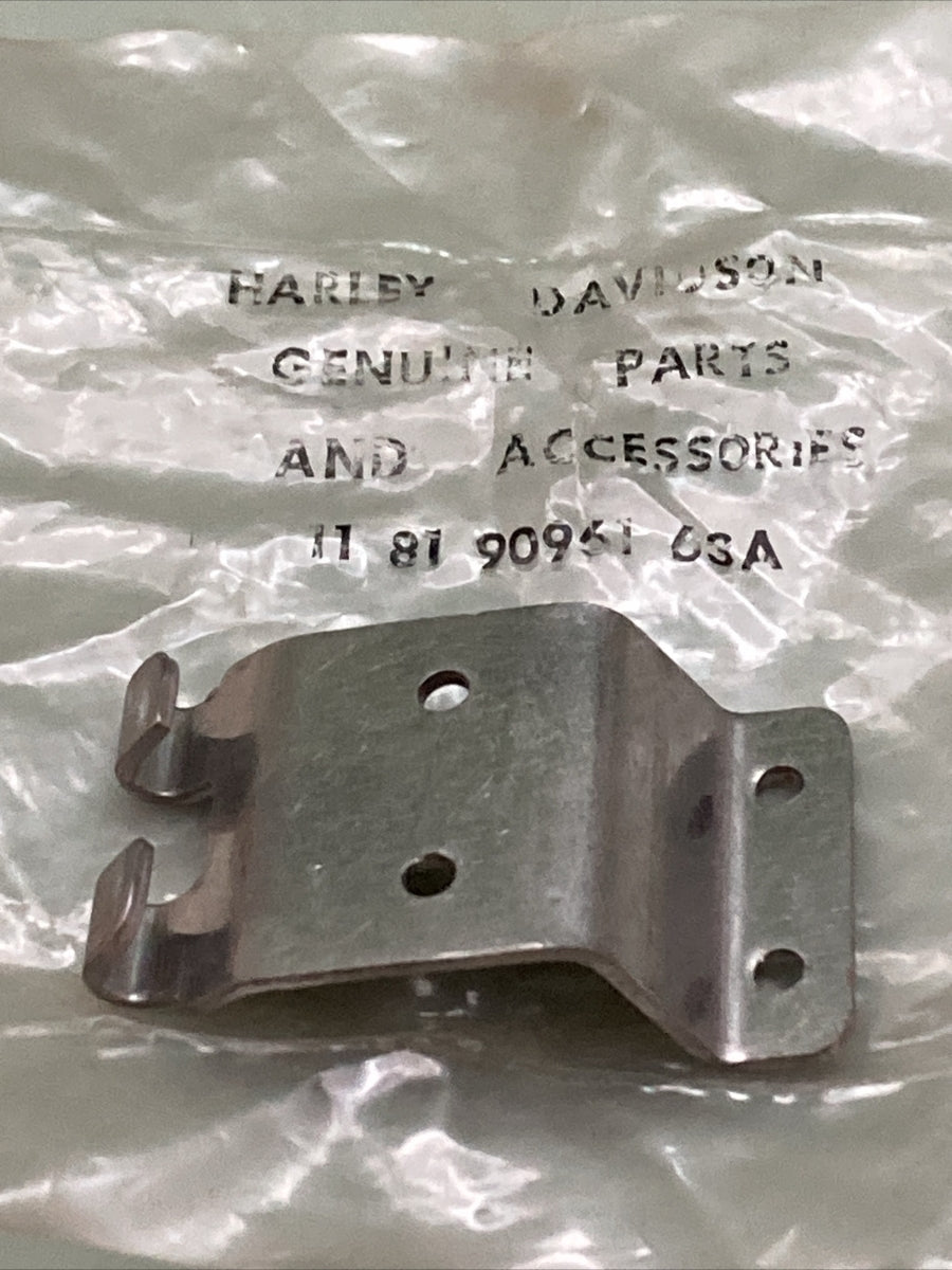 NEW GENUINE HARLEY DAVIDSON 11 81 90951 63A BRACKET