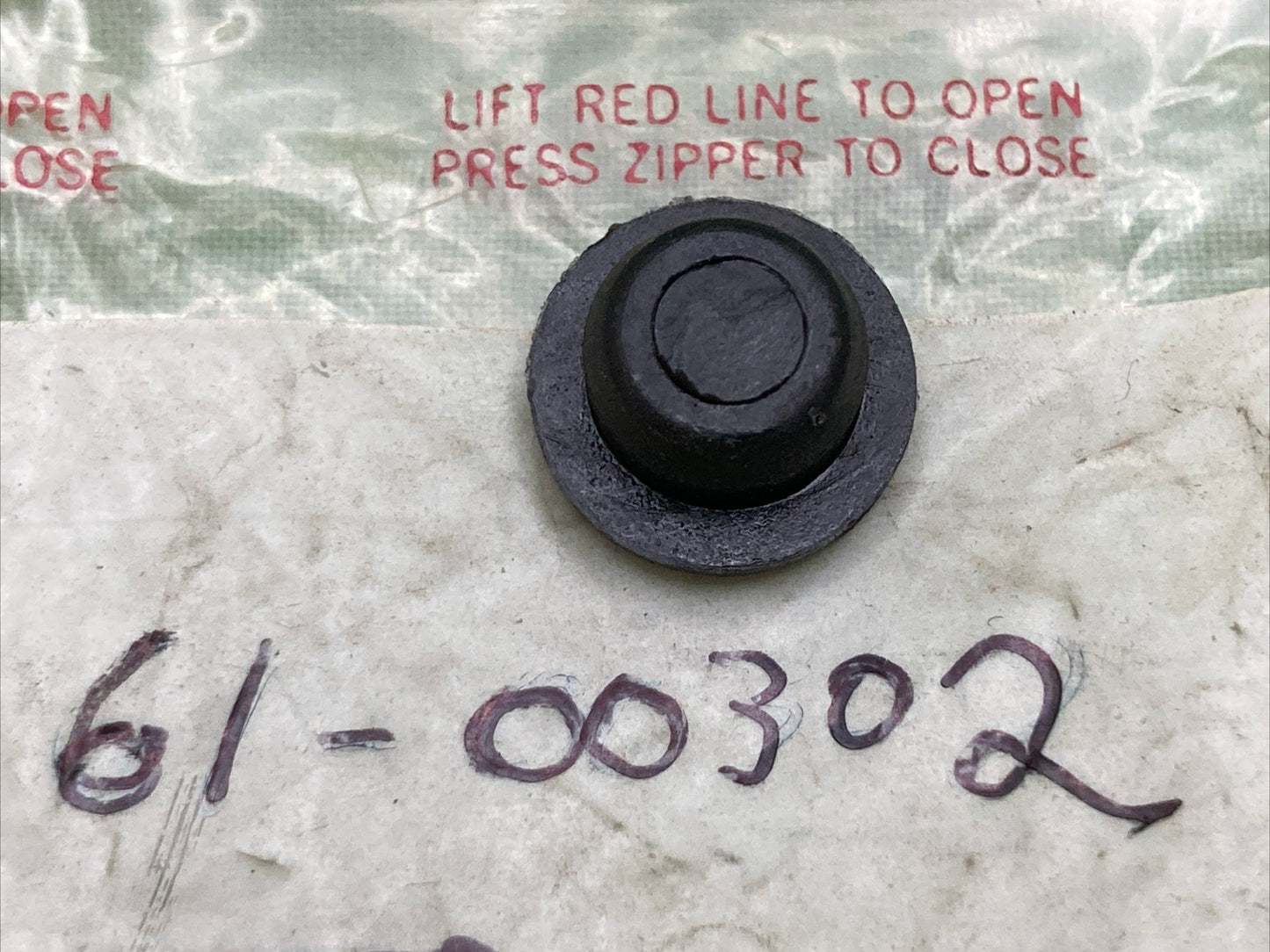 NEW REPLACES OLYMPYK CHAINSAW 61-00302 PLUG