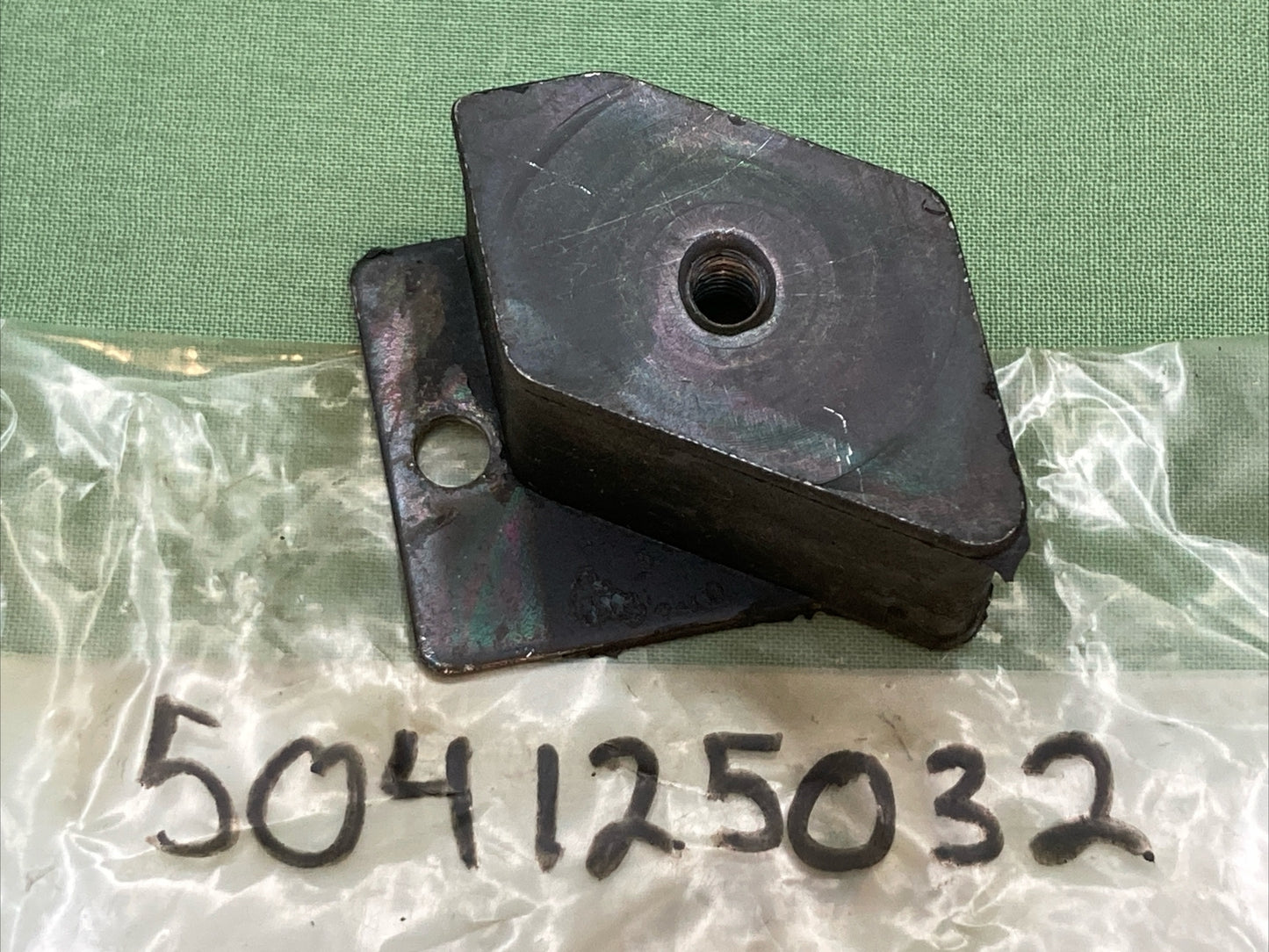 NEW REPLACES JONSERED CHAINSAW 504125032 AV BUFFER MOUNT