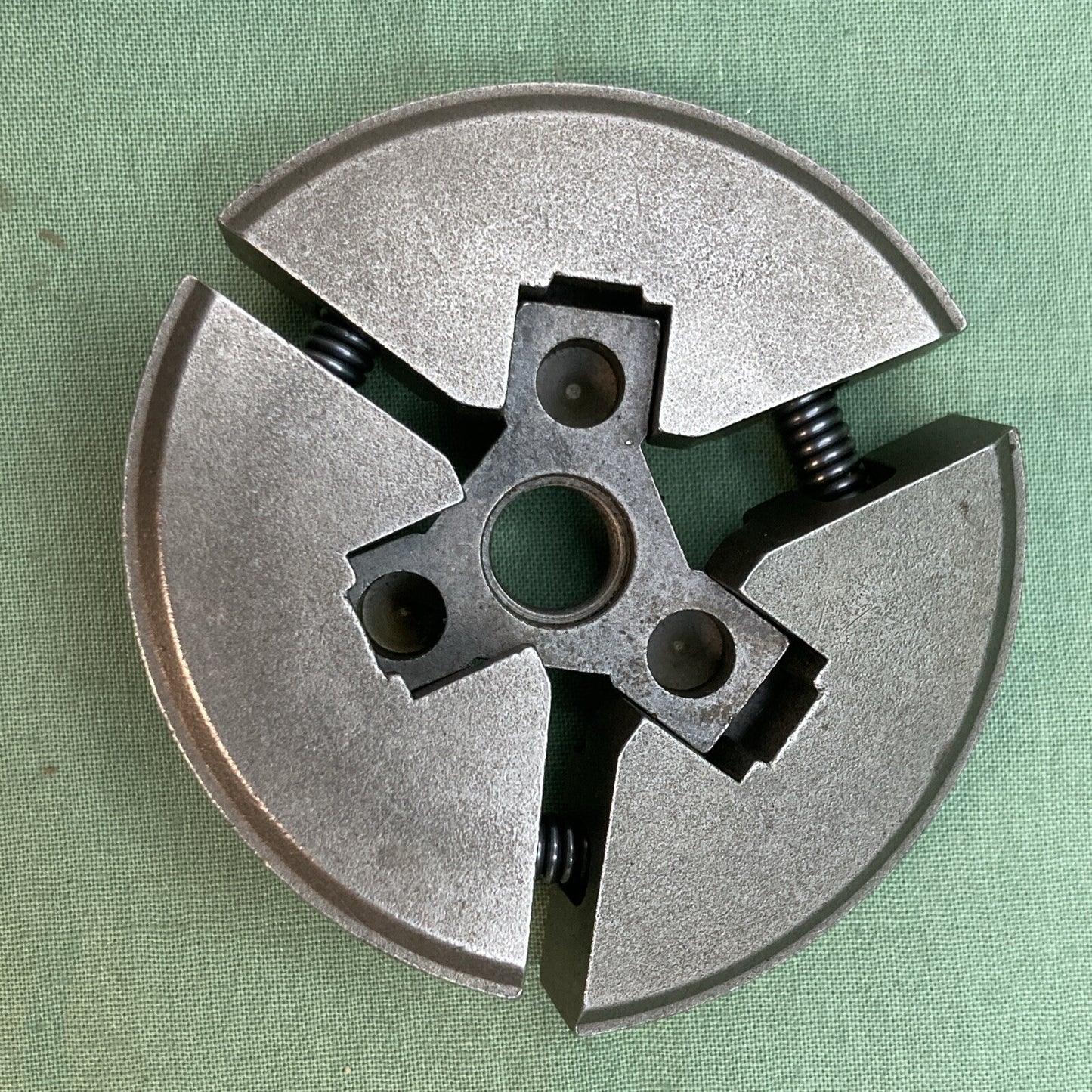 NEW REPLACES HUSQVARNA CHAINSAW 504070345 CLUTCH