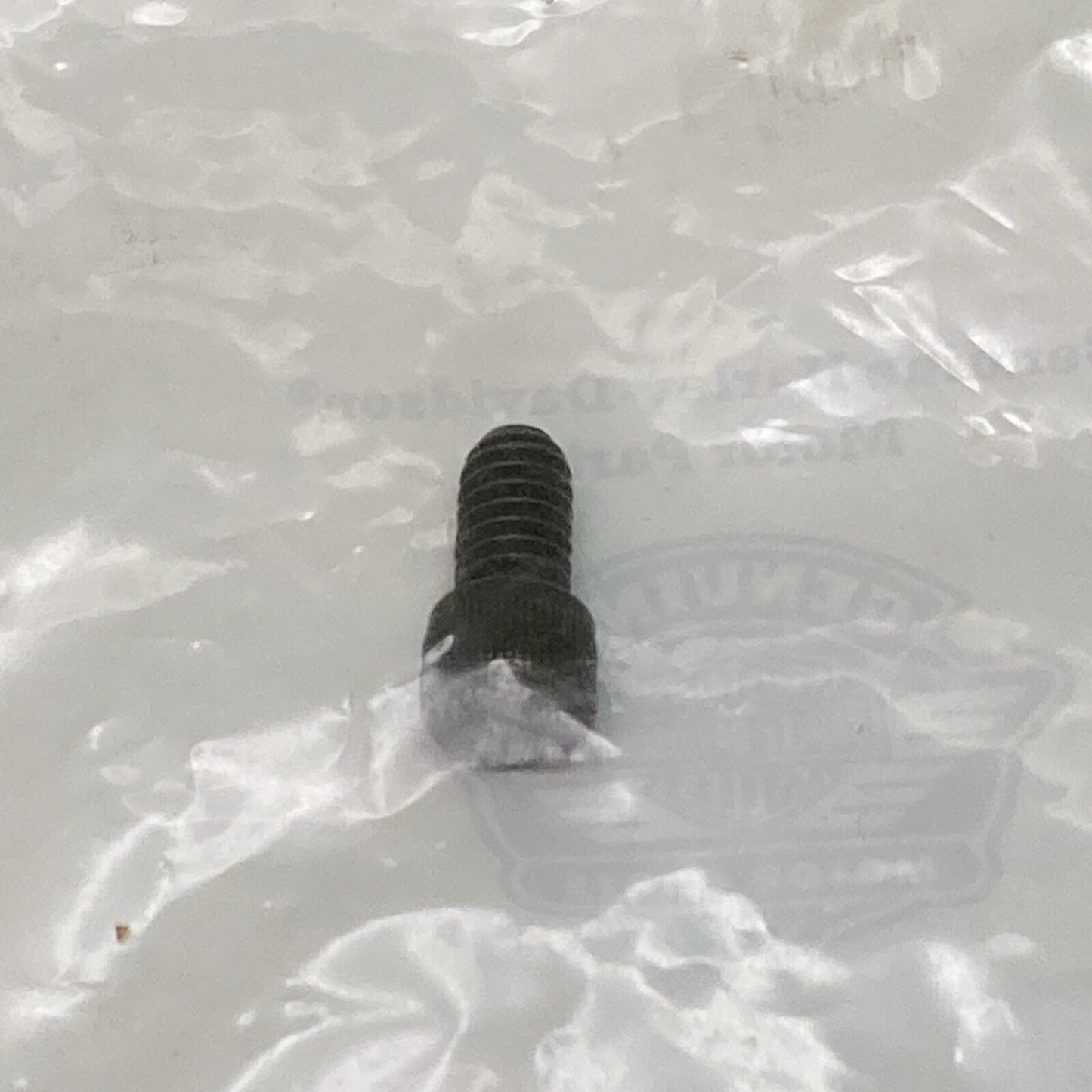 NEW GENUINE HARLEY DAVIDSON 9493 BLACK OXID SCREW