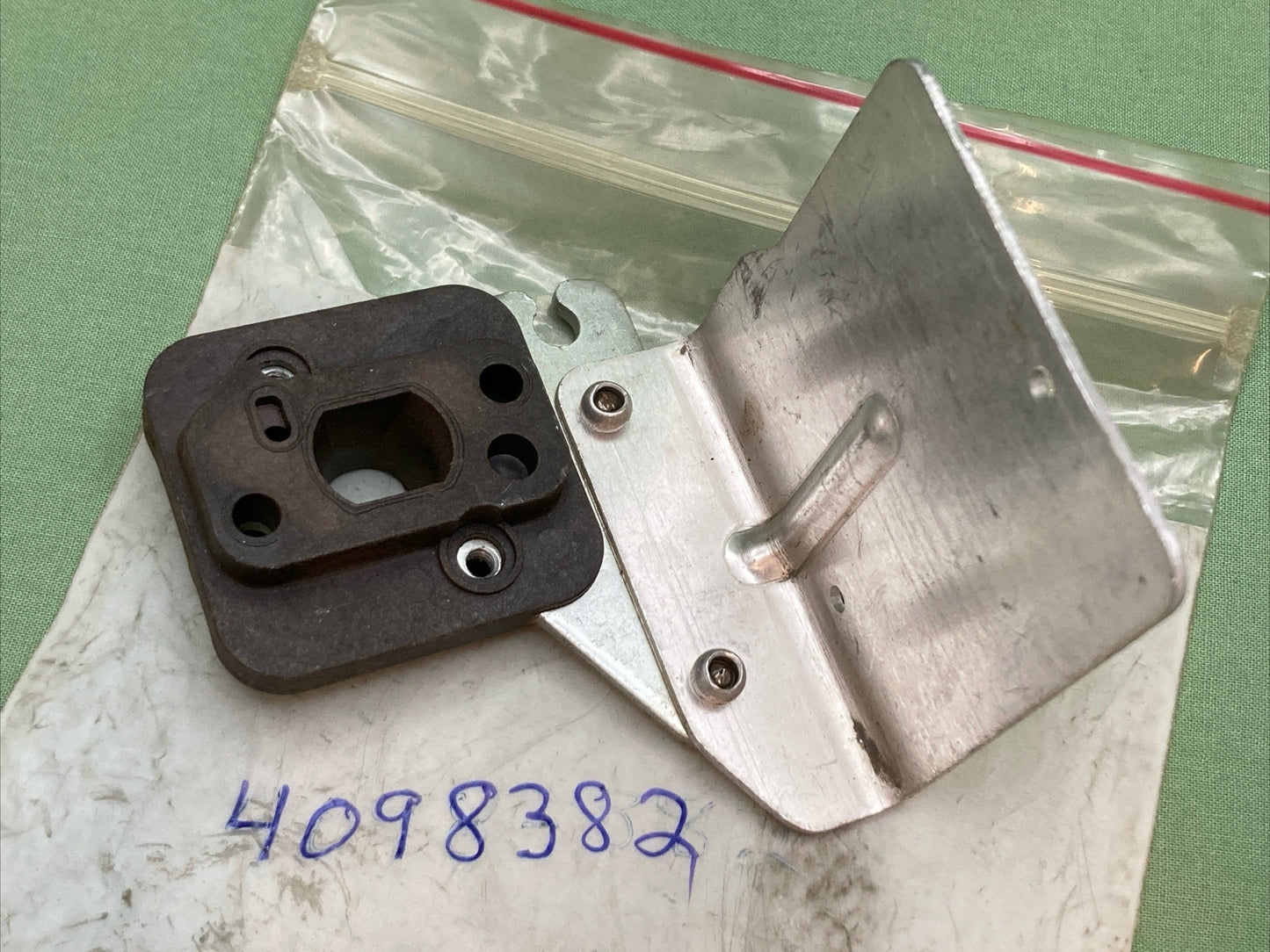 NEW REPLACES EFCO 4098382 INSULATOR