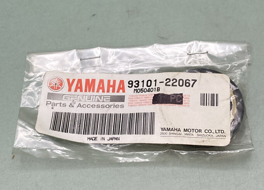 NEW GENUINE YAMAHA 93101-22067 LOWER DRIVE 1 Oil Seal, S - Type