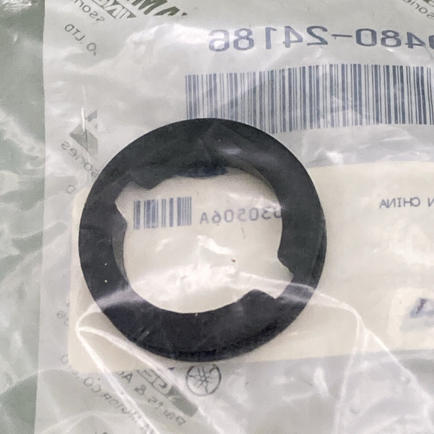 NEW GENUINE YAMAHA 90480-24186 SEAT Grommet