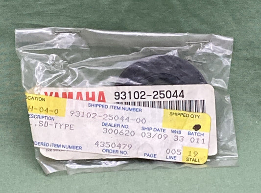 NEW GENUINE YAMAHA 93102-25044 REAR WHEEL Oil Seal, Sd - Type