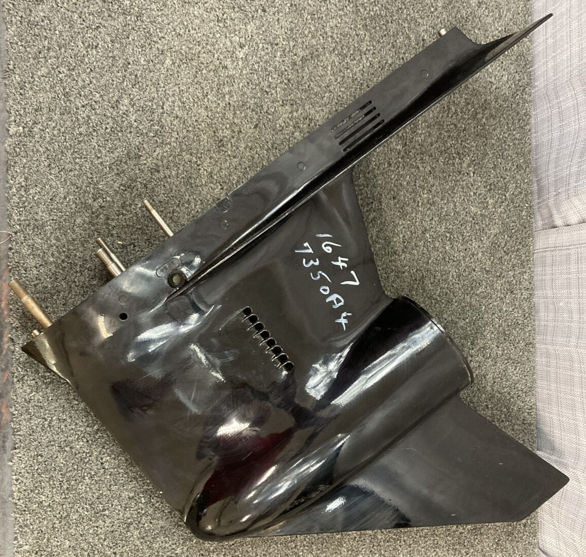 NEW GENUINE MERCURY 1647-8675 Gear Housing GEARCASE  P/N 1647-7350A4 FOR V6