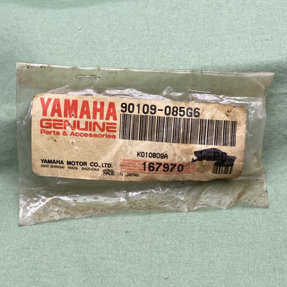 NEW GENUINE YAMAHA 90109-085G6 STAND FOOTREST Bolt