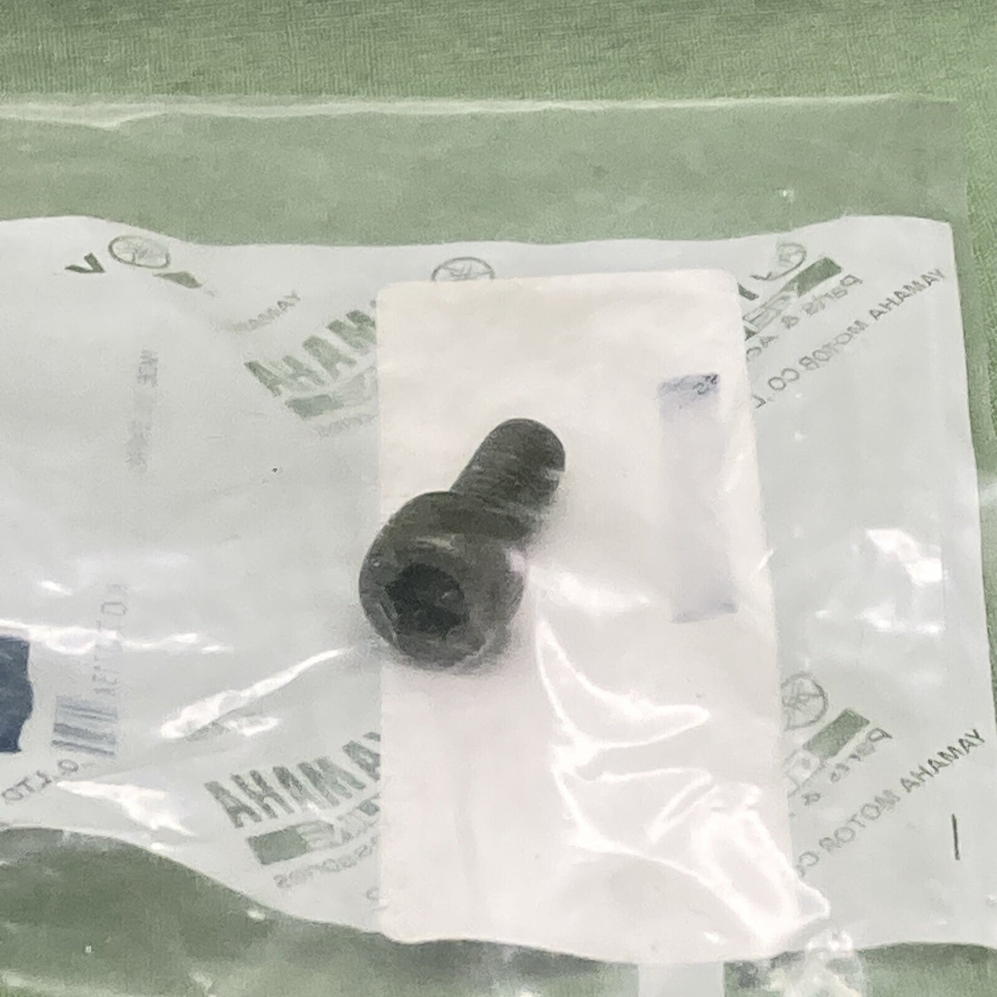 QTY 2 NEW GENUINE YAMAHA 91317-06014 EXHAUST Bolt