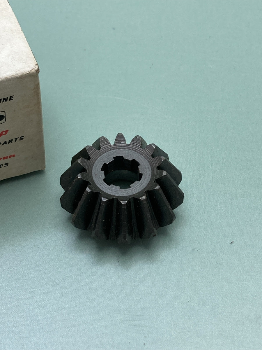 New GENUINE QUICKSILVER 43-31419 GEAR, PINION-DRIVE SHAFT, NLA