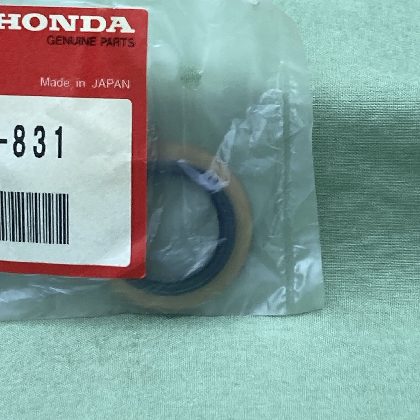 NEW GENUINE HONDA 91262-GBF-831 REAR SHOCK ABSORBER Dust Seal (20X26X4)