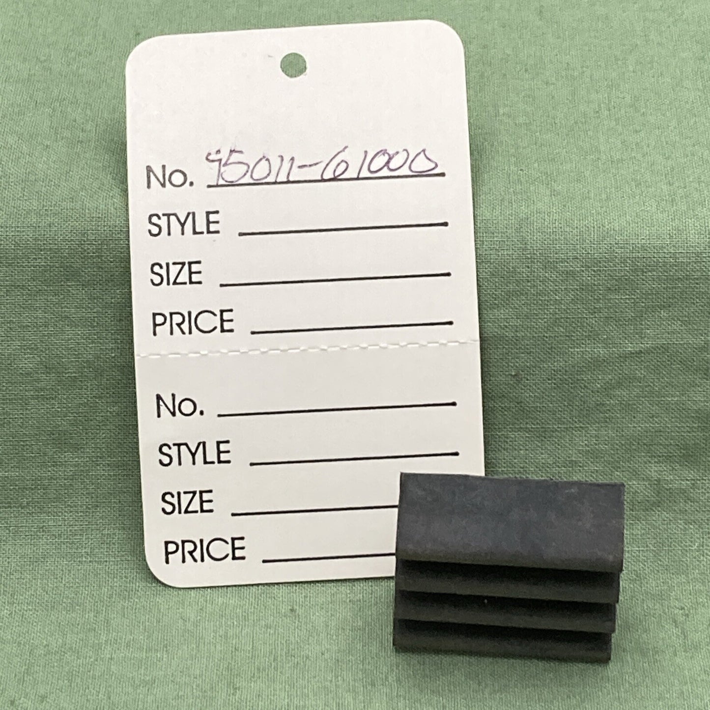 NEW REPLACES HONDA 95011-61000 MUFFLER Rubber A