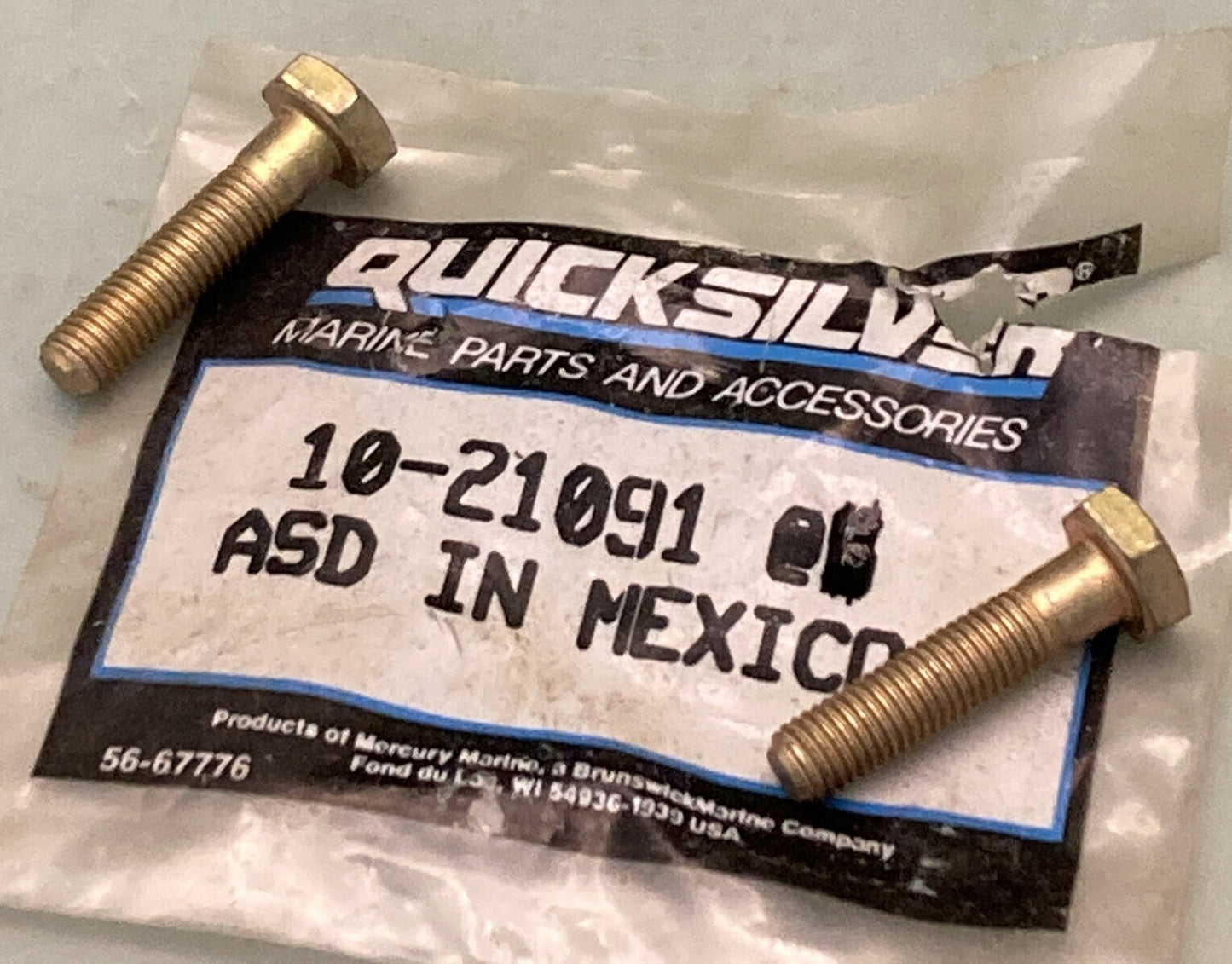 QTY 2 NEW GENUINE MERCURY QUICKSILVER 10-21091 Bracket to Bottom Cowl Bolt Screw