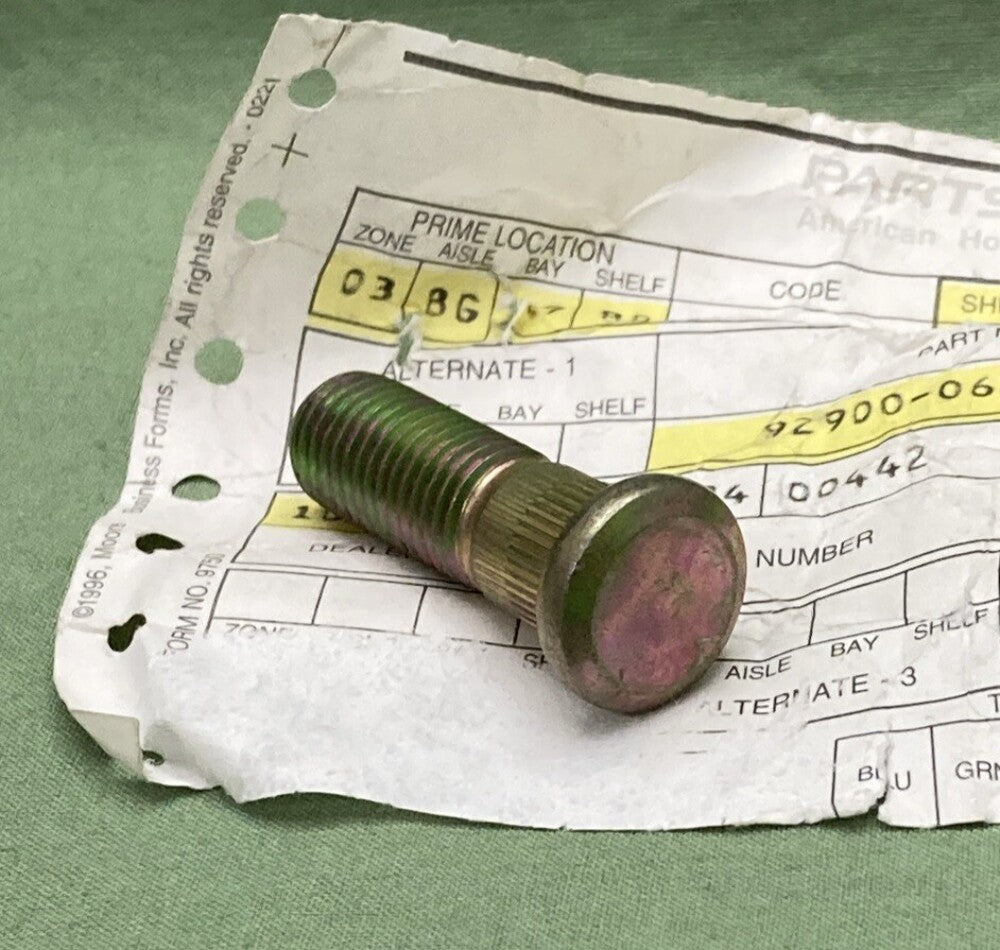 NEW GENUINE HONDA 92900-06018-0B CYLINDER HEAD - CYLINDER Bolt, Stud (6X18)