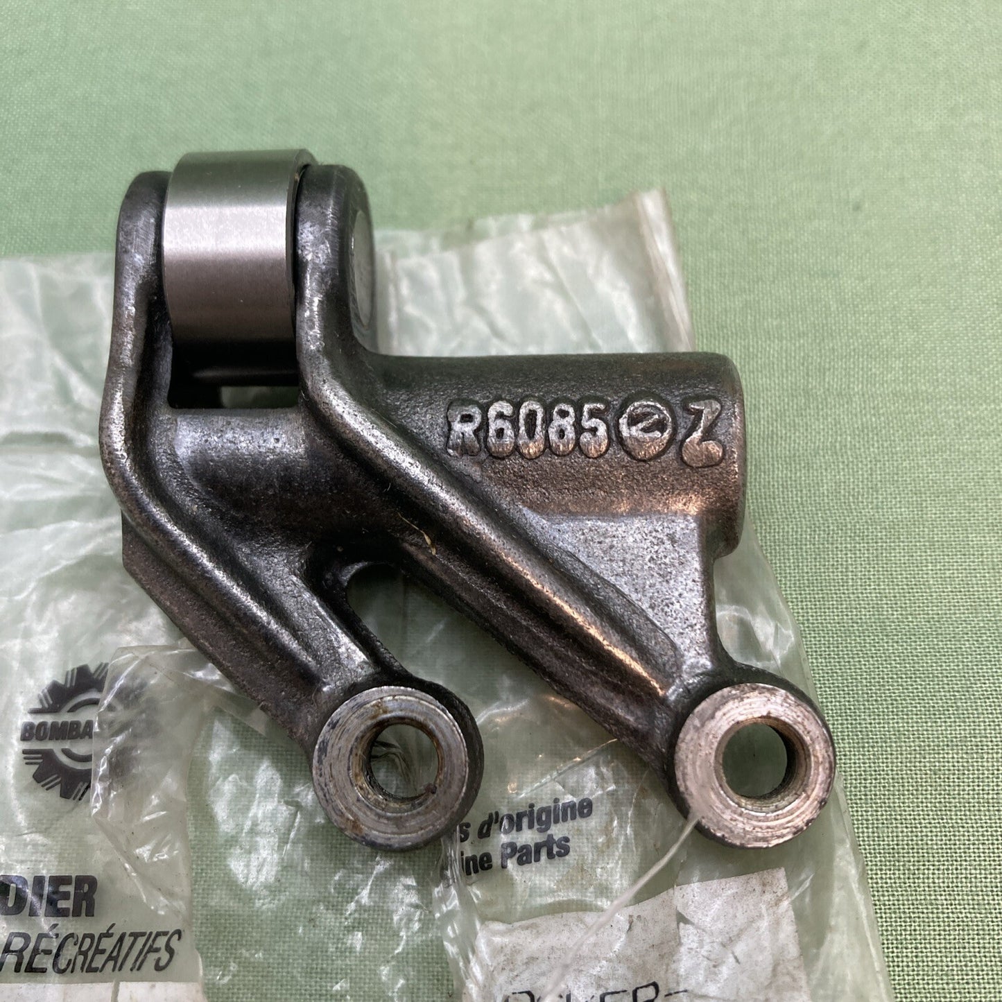 NEW GENUINE BOMBARDIER 42025878 CULBUTEUR ADM ROCKER ARM EXHAUST CAN-AM
