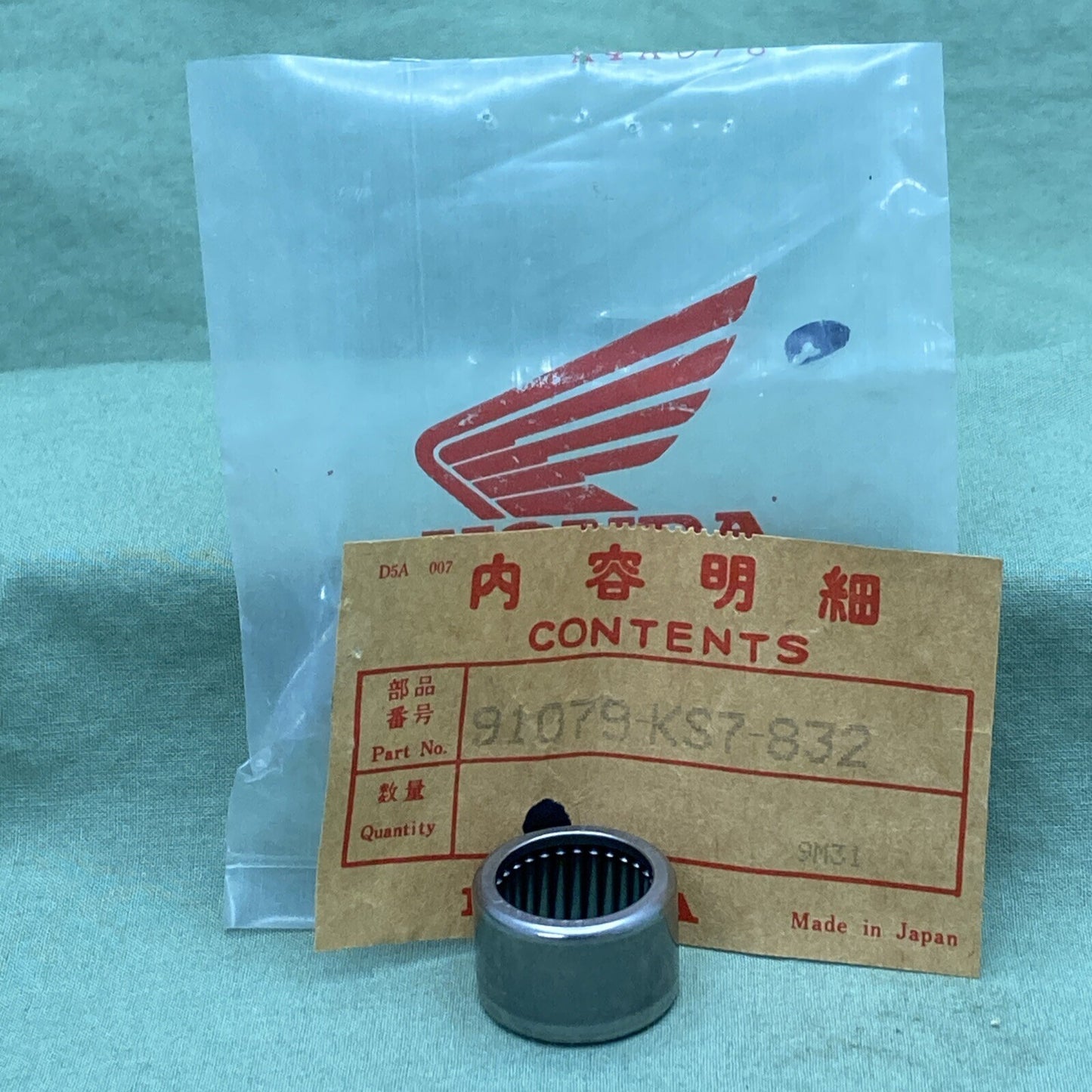 NEW GENUINE HONDA 91079-KS7-832 SHOCK ABSORBER 88 Bearing (18X24X16)