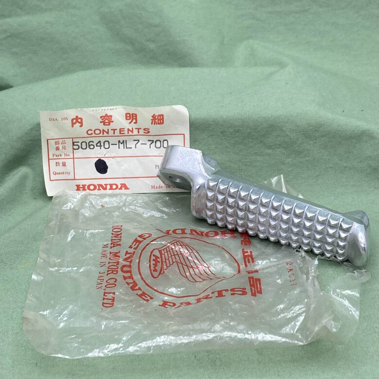 NEW GENUINE HONDA 50640-ML7-700 Arm, L. Main Step