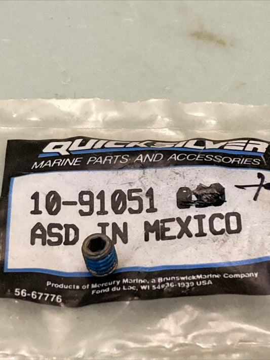 QTY 2 NEW GENUINE MERCURY QUICKSILVER 10-91051 SCREW