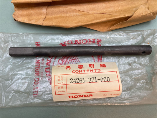 NEW GENUINE HONDA 24261-371-000 SHAFT, GEARSHIFT FORK