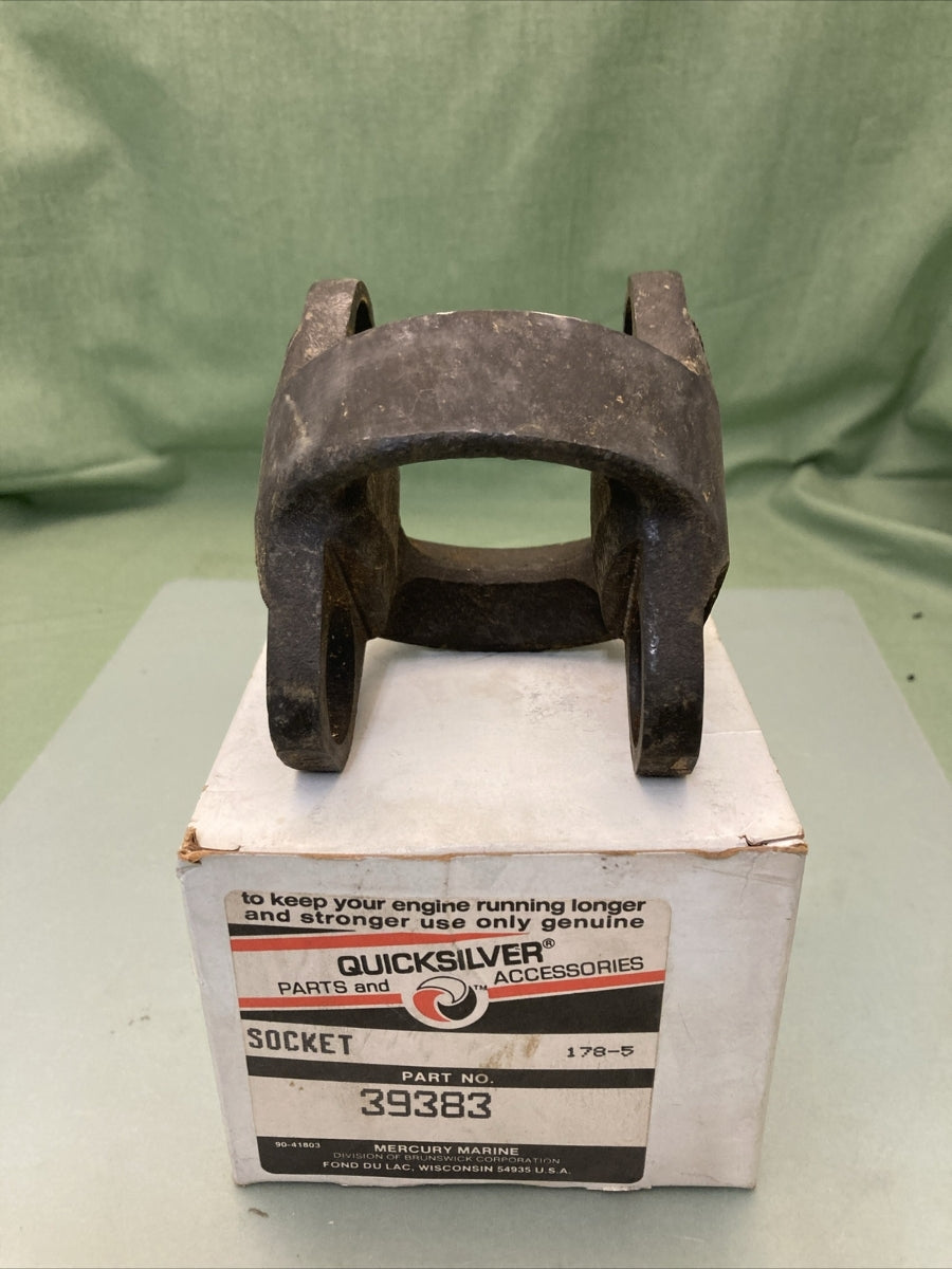 NEW GENUINE MERCURY QUICKSILVER 39383 CENTER YOKE SOCKET