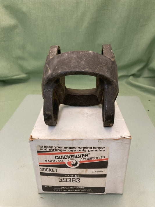 NEW GENUINE MERCURY QUICKSILVER 39383 CENTER YOKE SOCKET