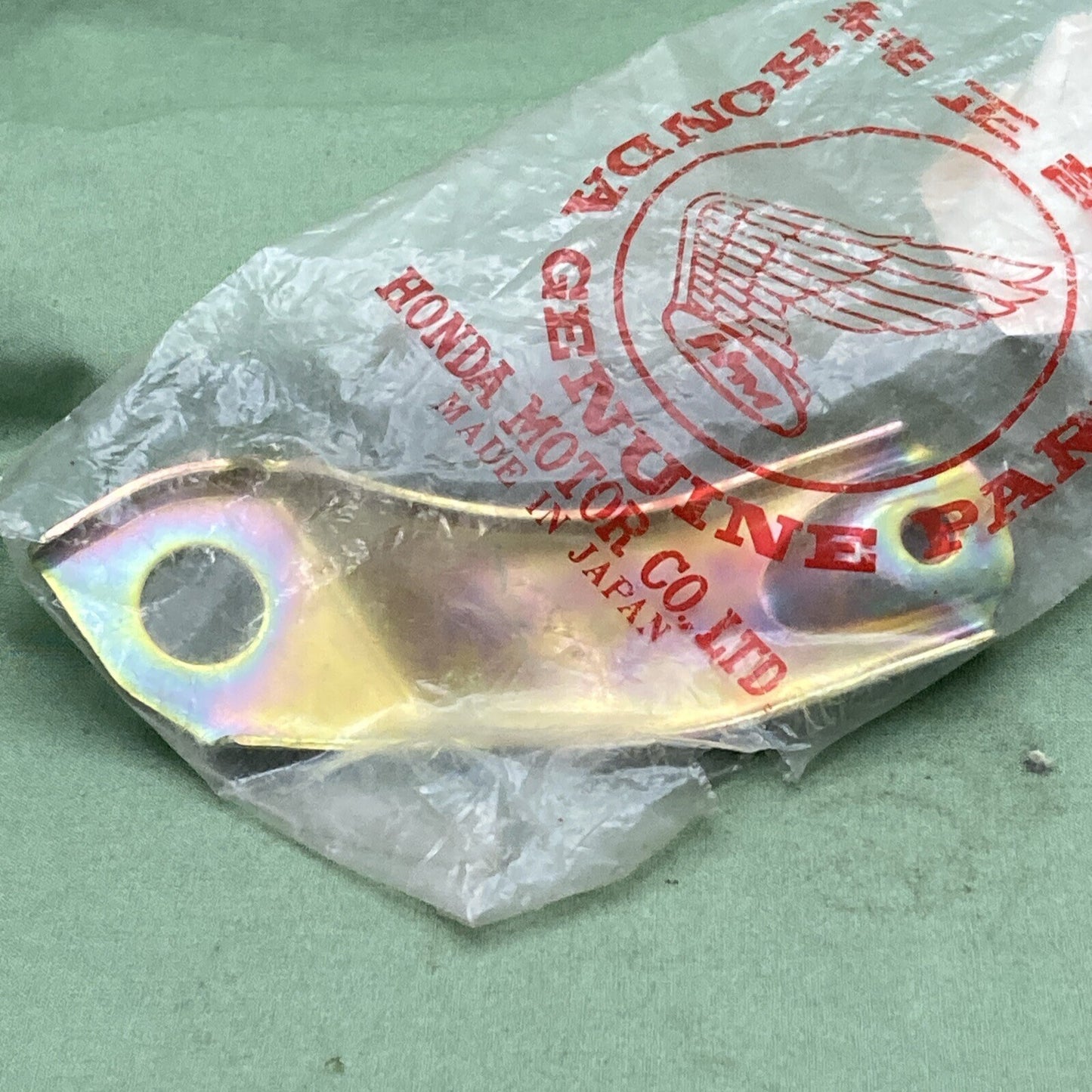 NEW GENUINE HONDA 80104-VM0-770 BRACKET, L. RR. FENDER (B)