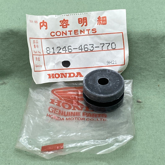 NEW GENUINE HONDA 81246-463-770 SADDLEBAG Rubber A