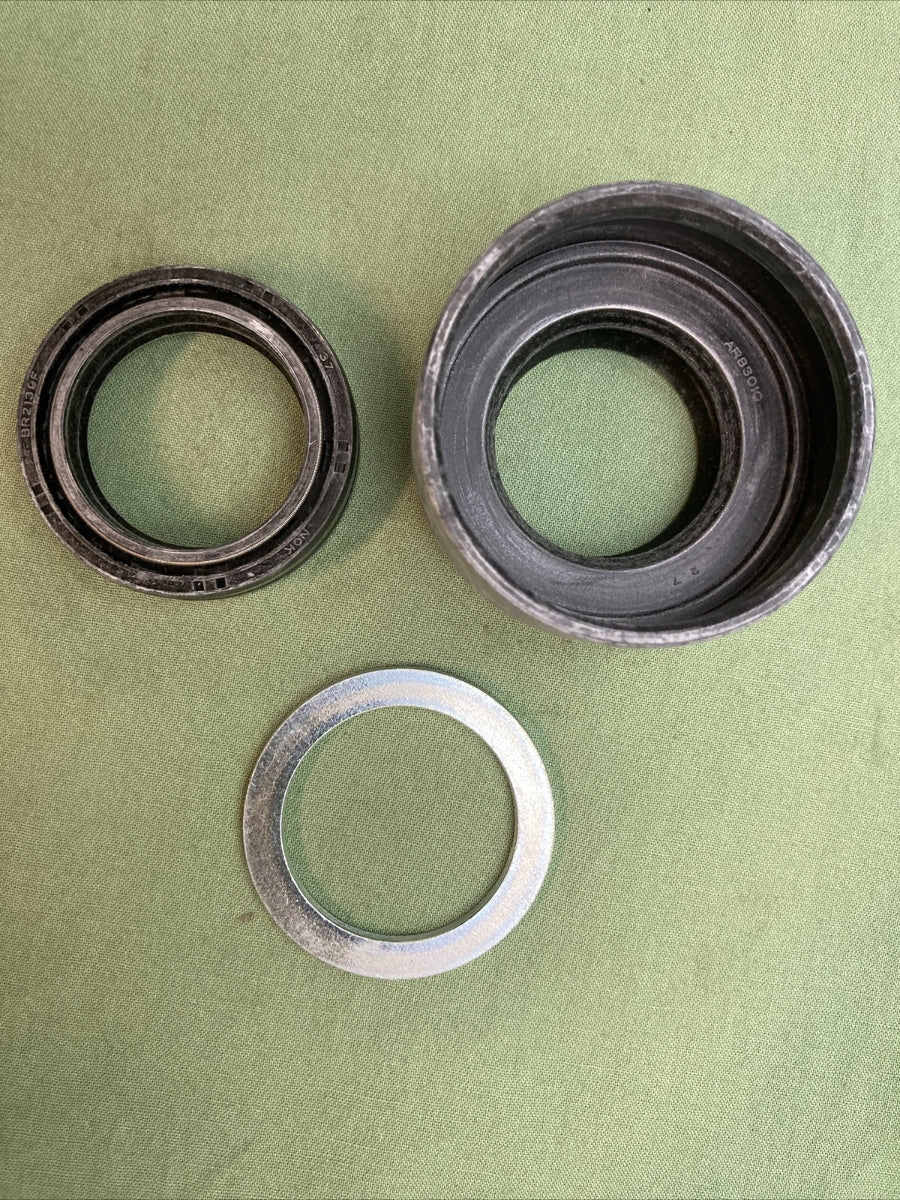 NEW GENUINE HONDA 51490-437-305 SEAL SET, FR. FORK