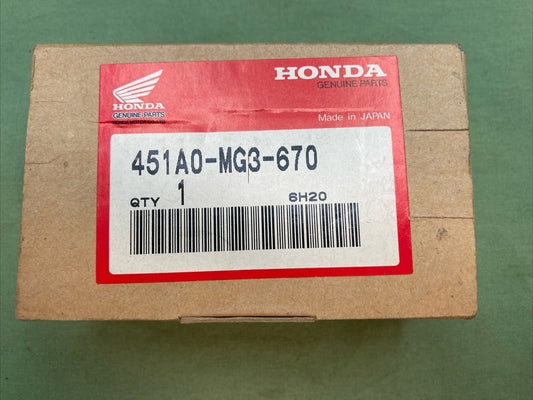 NEW GENUINE HONDA 451A0-MG3-670 BRAKE PAD KIT
