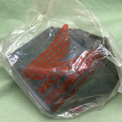 NEW GENUINE HONDA 53213-GE1-770ZA COVER, L. FR. TURN SIGNAL *NH158* CARBON GRAY