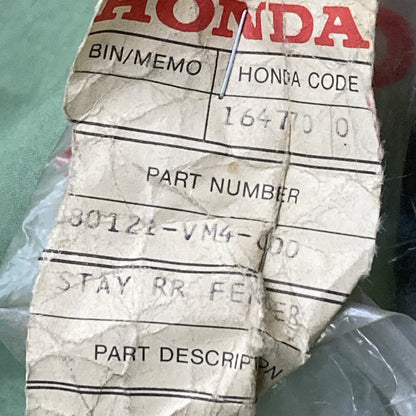 NEW GENUINE HONDA 80121-VM4-000 TAILLIGHT/CARRIER STAY, R. RR. FENDER