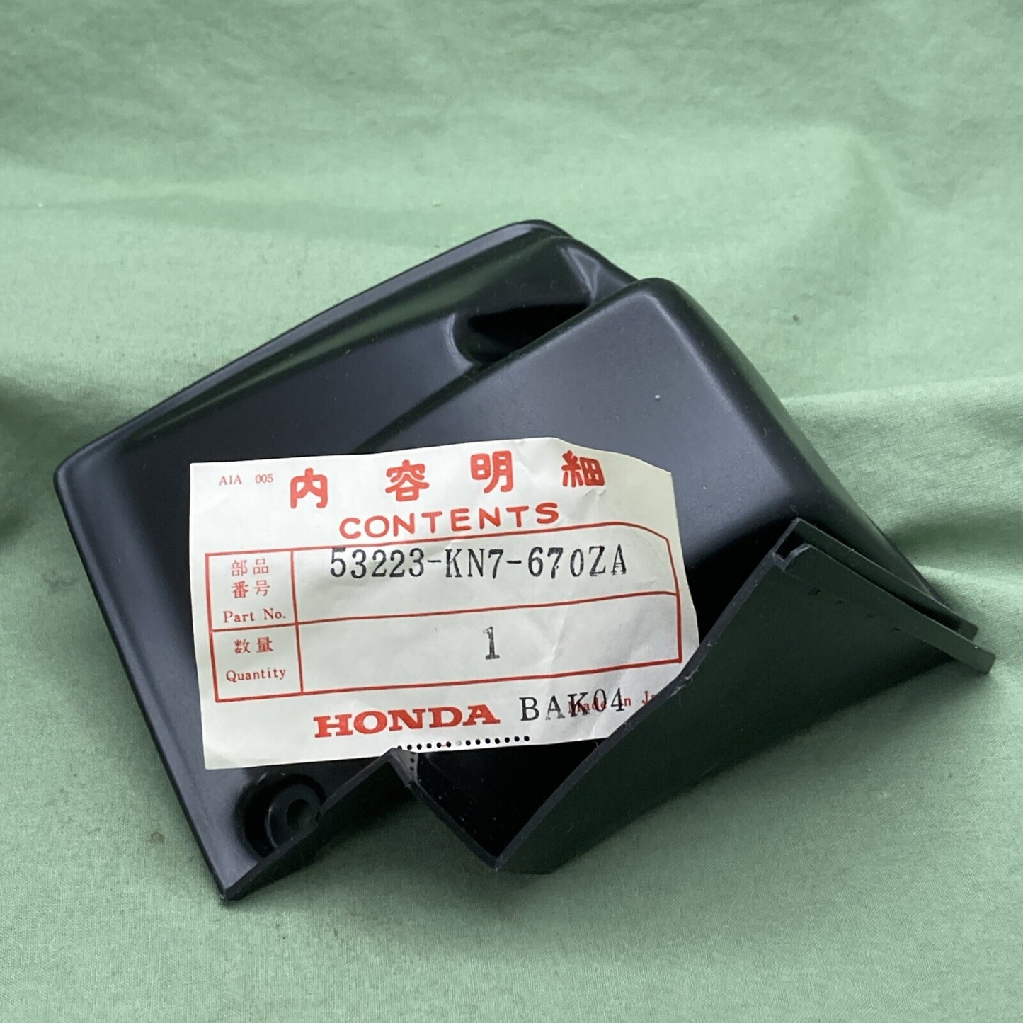 NEW GENUINE HONDA 53223-KN7-670ZA COVER, R. FR. TURN SIGNAL *NH1* (BLACK)