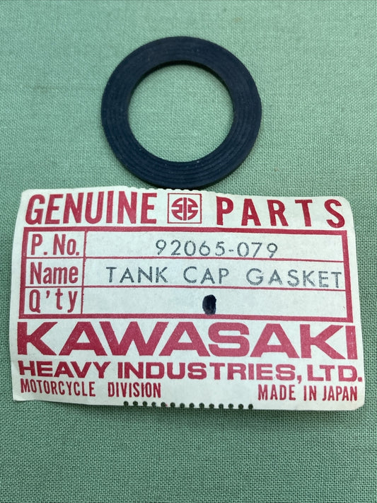 QTY 2 NEW GENUINE KAWASAKI 92065-079 GASKET-OIL TANK CAP