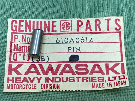 QTY 4 NEW GENUINE KAWASAKI 610A0614 PIN, DOWEL, 6X14