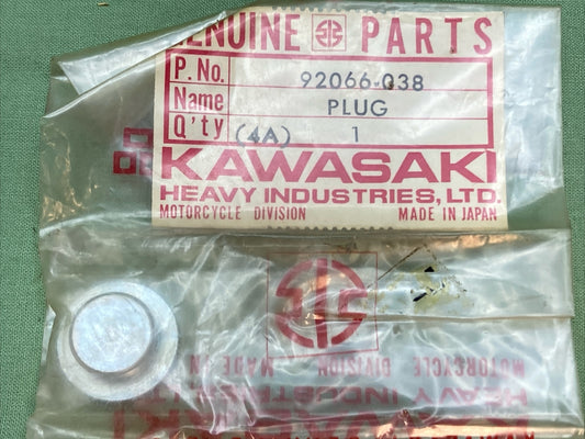 NEW GENUINE KAWASAKI 92066-038 PLUG Superseded by 92066-067