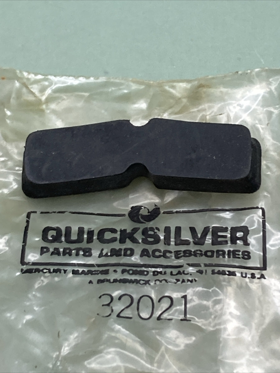 NEW GENUINE MERCURY QUICKSILVER 32021 BUMPER