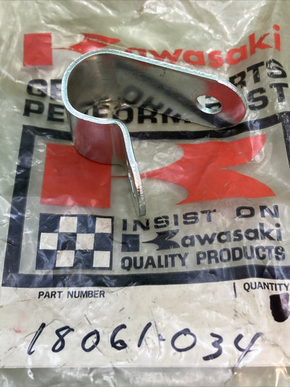 NEW GENUINE KAWASAKI 18061-034 BRACKET-MUFFLER,B