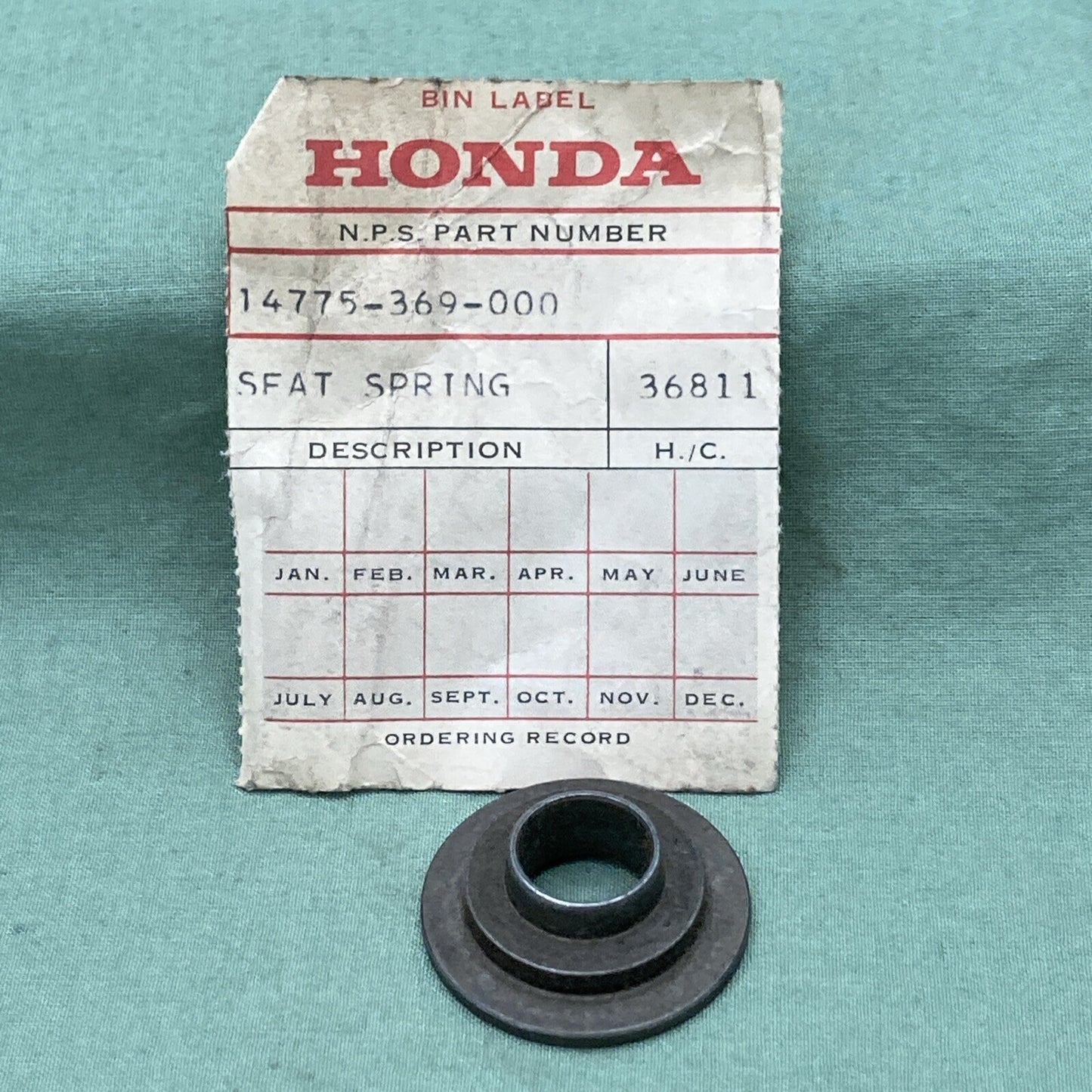 NEW GENUINE HONDA 14775-369-000 CYLINDER HEAD SEAT, VALVE SPRING