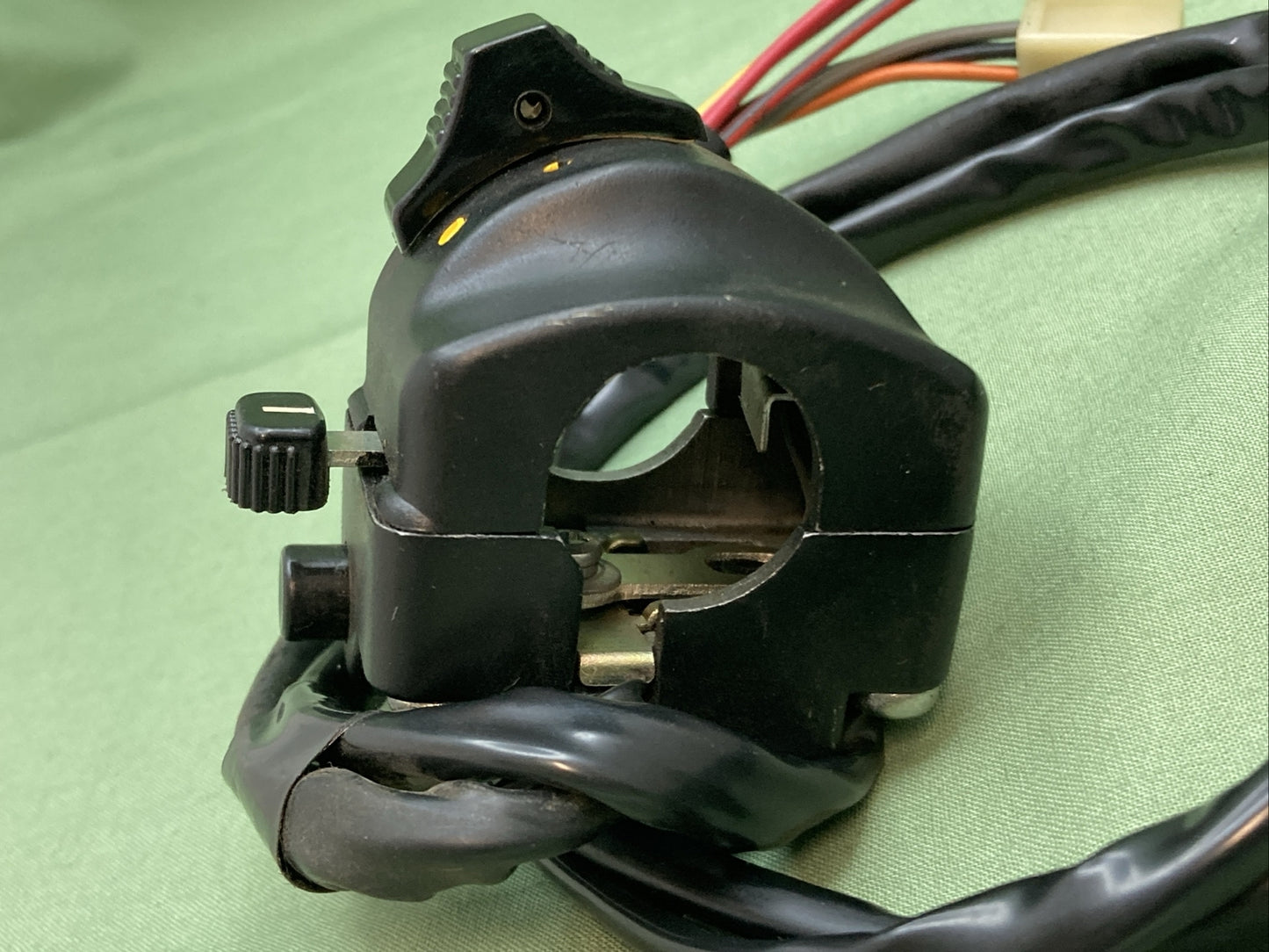 NEW REPLACES KAWASAKI 46091-019-10 CASE ASSY,L.H,BLACK