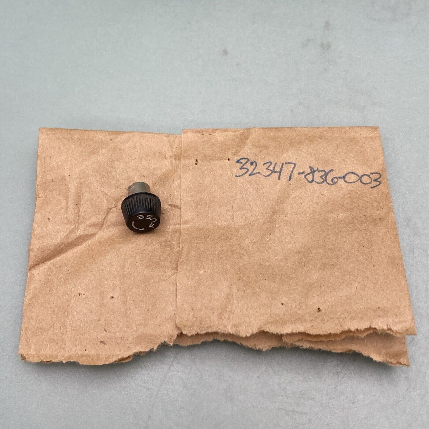 NEW REPLACES HONDA 32347-836-003 Holder, Fuse