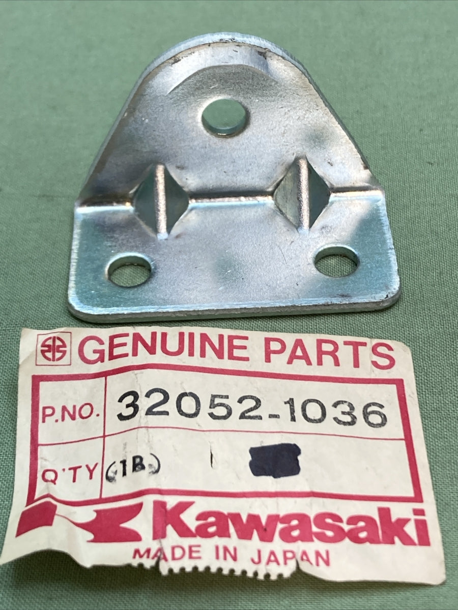 NEW GENUINE KAWASAKI 32052-1036 BRACKET,FUEL TANK FI