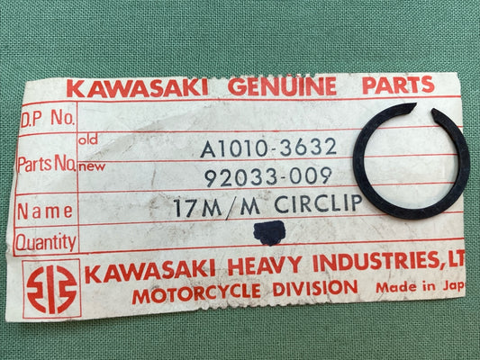 QTY 2 NEW GENUINE KAWASAKI 92033-009 CIRCLIP 17MM SUPERSEDS A1010-3632