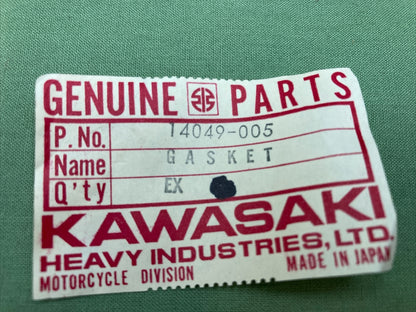 QTY 2 NEW GENUINE KAWASAKI 14049-005 GASKET, CLUTCH REL COV