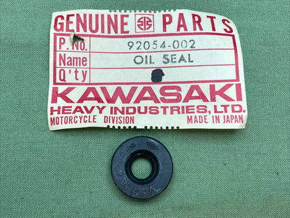NEW GENUINE KAWASAKI 92054-002 OIL SEAL VC7184